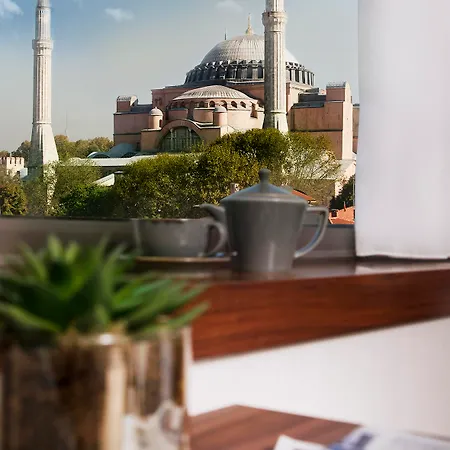 Vogue Supreme Hotel 4*
