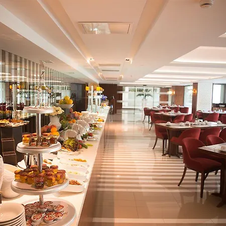 Hotel Vogue Supreme