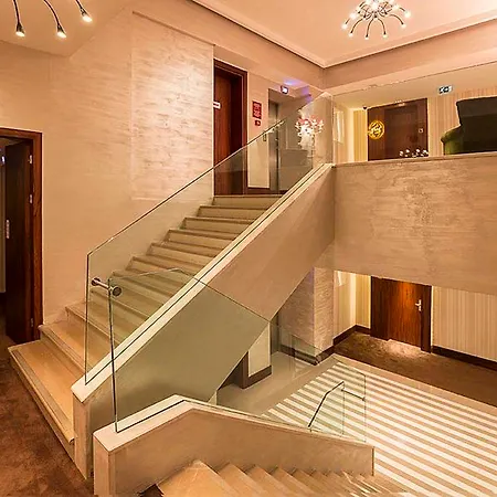 Vogue Supreme Hotel