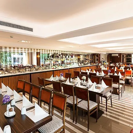 Hotel Vogue Supreme 5*