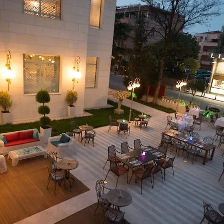 Vogue Supreme Стамбул