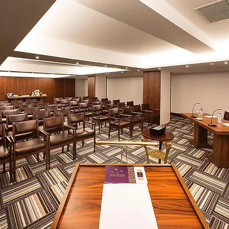 Vogue Supreme Стамбул